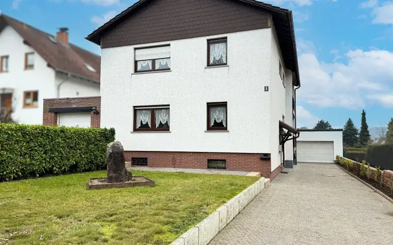 Erfolgreich vermittelte Immobilie: Wohnen mit Raum & Flexibilität: gepflegtes 1–2-Familienhaus in gefragter Lage am Güdinger Berg