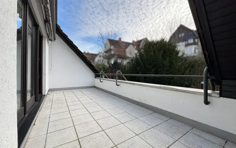 Erfolgreich vermittelte Immobilie: 3-Zimmer-Maisonette – 2 Dachterrassen, TG-Stellplatz + Außenstellplatz, St. Arnual