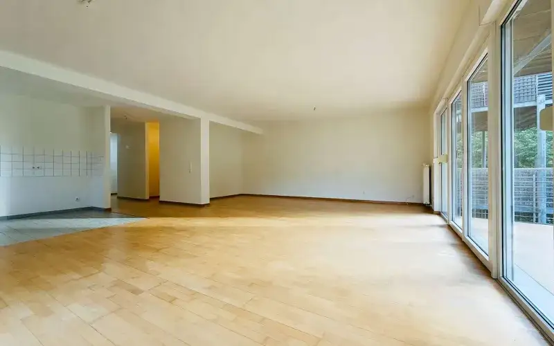Großzügige 3-Zimmer-Wohnung mit Balkon und Grünblick in Alt-Saarbrücken – Offener Wohn- und Essbereich