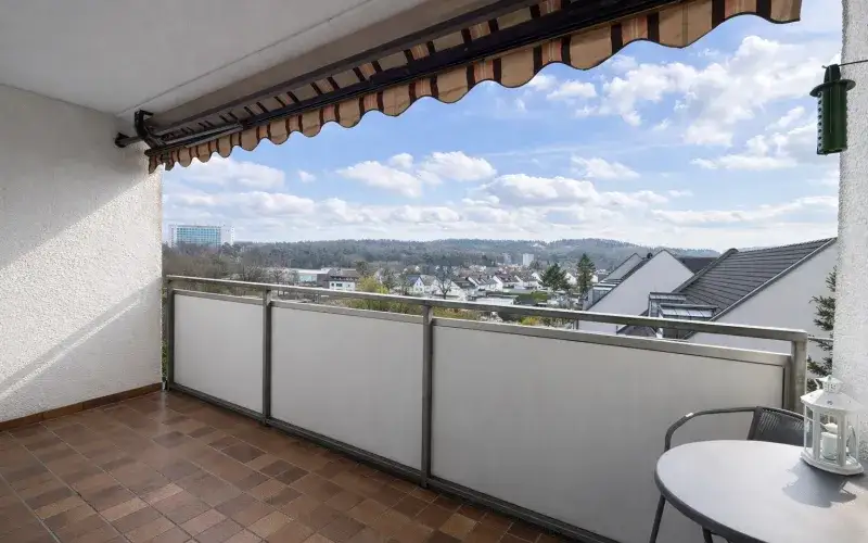 Vermietete 3-Zimmer-Wohnung mit Loggia, Aufzug und Einzelgarage in guter Lage von Homburg – Aussicht