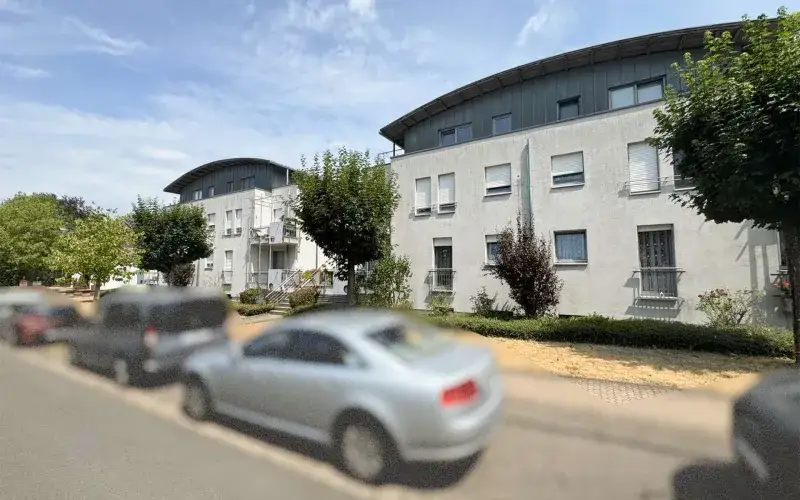 Erfolgreich vermittelte Immobilie: Gemütliche 2-Zimmer Wohnung mit Stellplatz & Balkon – Rastpfuhl