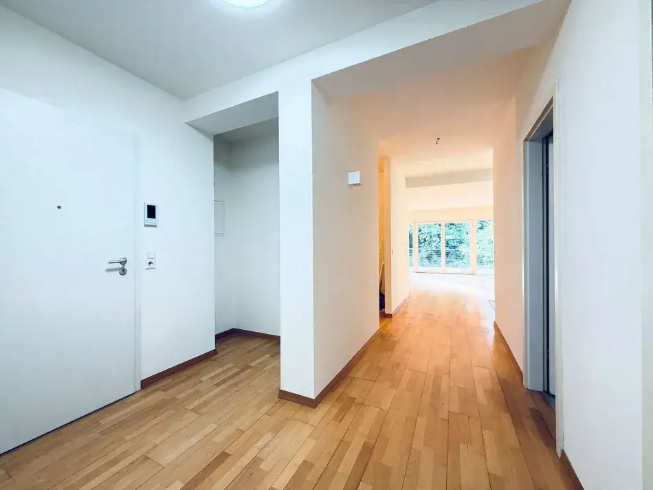 Großzügige 3-Zimmer-Wohnung mit Balkon und Grünblick in Alt-Saarbrücken – Titelbild