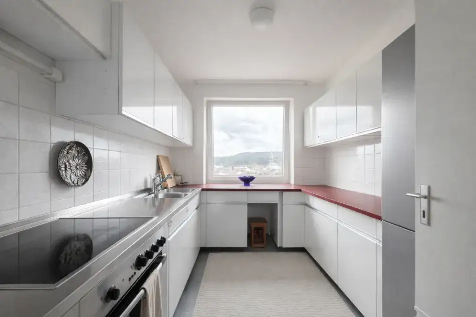 Vermietete 3-Zimmer-Wohnung mit Loggia, Aufzug und Einzelgarage in guter Lage von Homburg – Küche