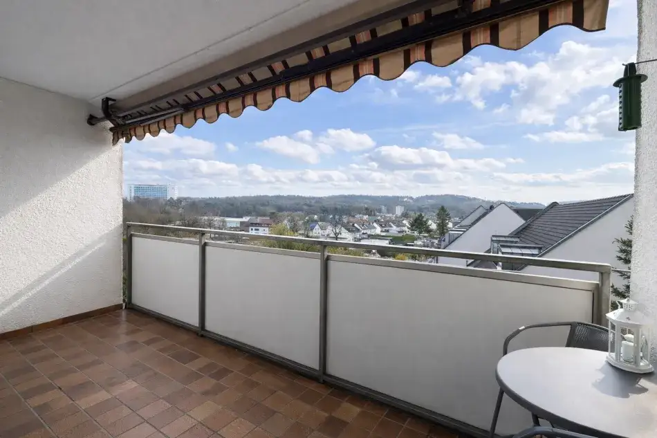 Vermietete 3-Zimmer-Wohnung mit Loggia, Aufzug und Einzelgarage in guter Lage von Homburg – Aussicht